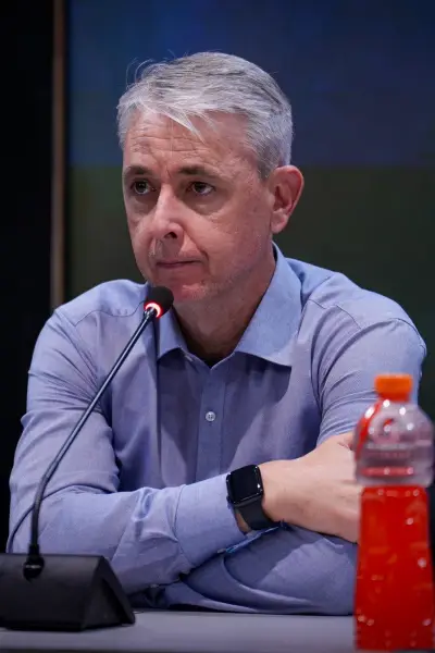 “Es una vergüenza para el fútbol”: Tiago Nunes cuestiona a FEF y LigaPro tras la sobrecarga de partidos de Liga de Quito