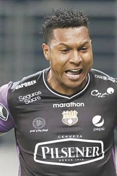 BANGUERA CREE QUE ROJAS ES EL ARTÍCIFE DEL GRAN  RENDIMIENTO EN BARCELONA 