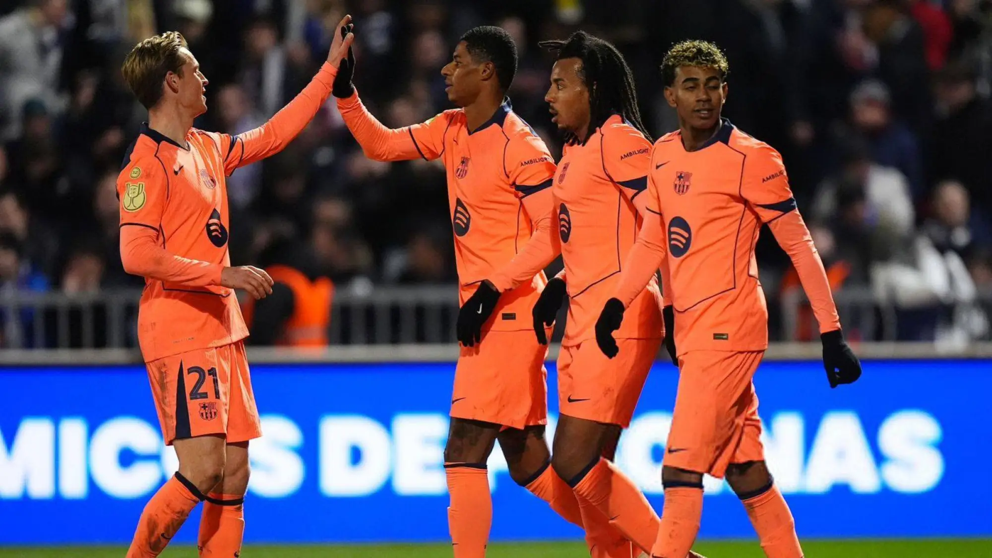 Jugadores del Barcelona tras el gol de Marcus Rashford., Redes