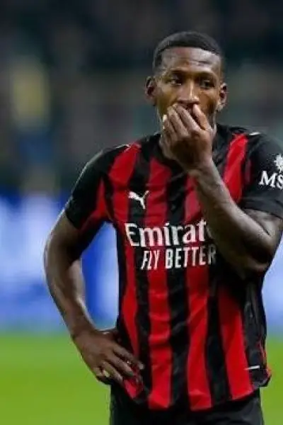 Pervis Estupiñán con pocos minutos en AC Milán 