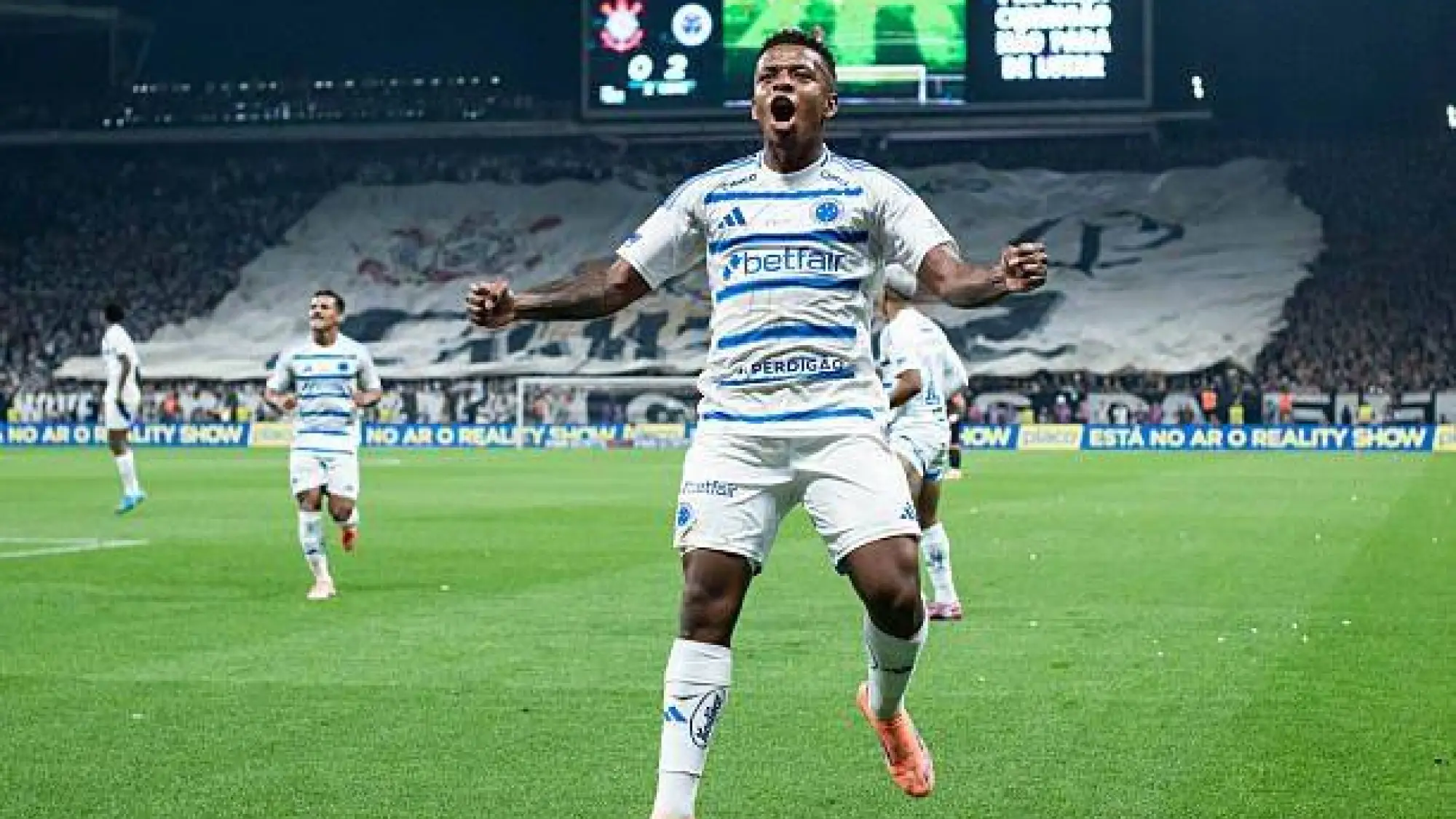 Kenny Arroyo tras convertir el doblete en la semifinal de Copa De Brasil., @Cruzeiro