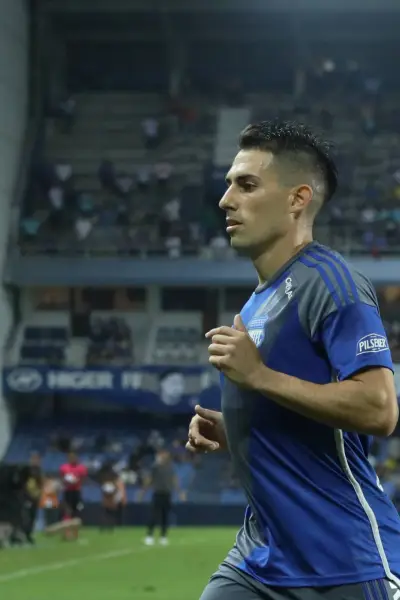 Juan Pablo Ruiz fue operado de la rodilla y no jugará más en 2025 con Emelec