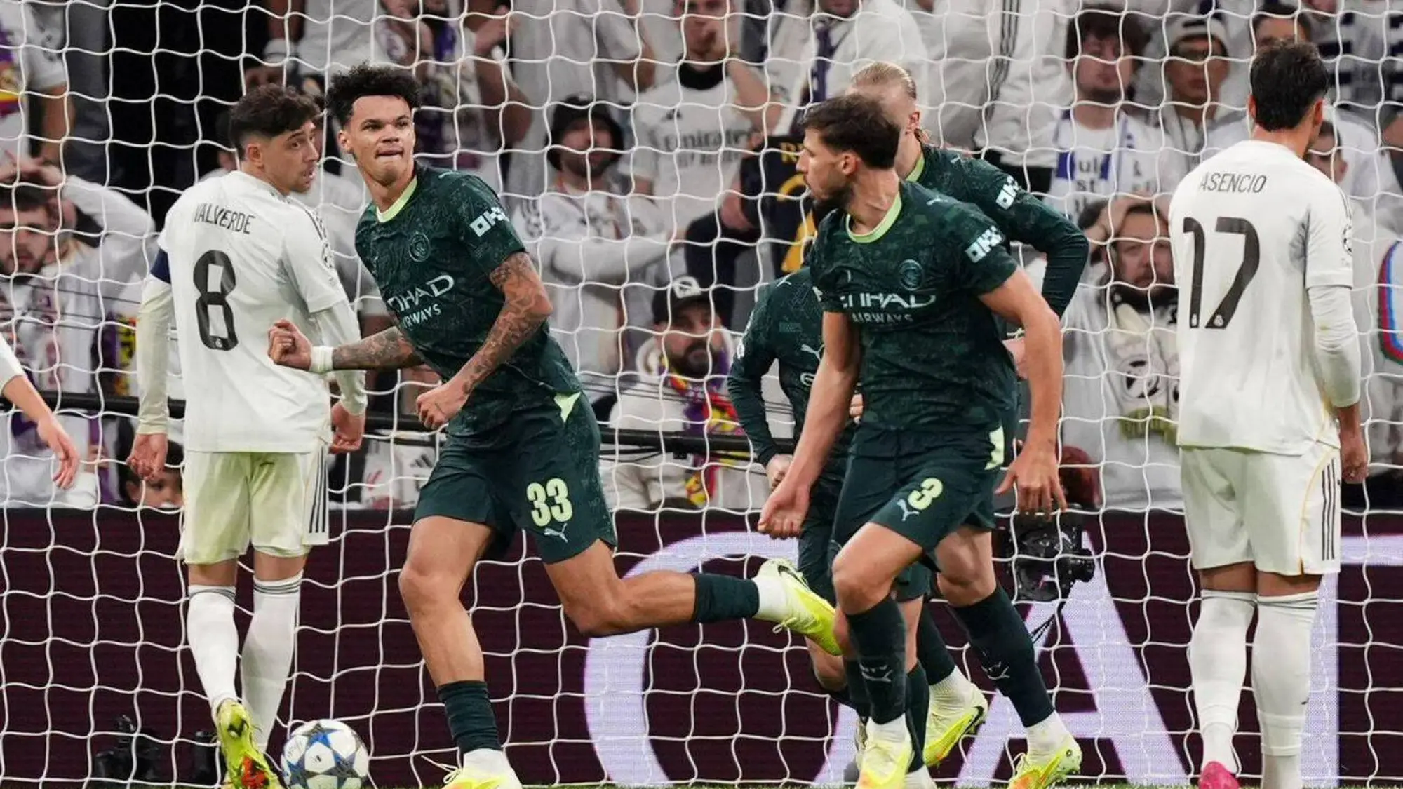 Manchester City celebrando en el Santiago Bernabéu, EFE
