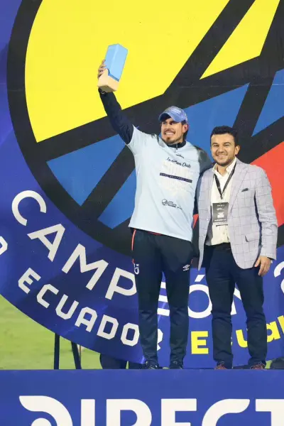 Diego Martínez y la Copa Ecuador: “Hemos tenido el privilegio de darle la primera estrella a Católica”
