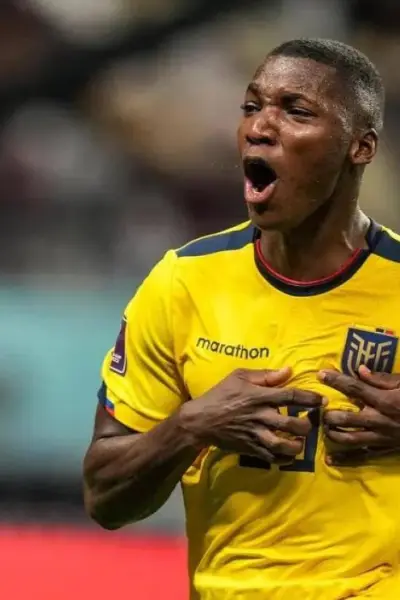 Moisés Caicedo jugaría en el debut del Mundial: FIFA estudia cambio de reglamento