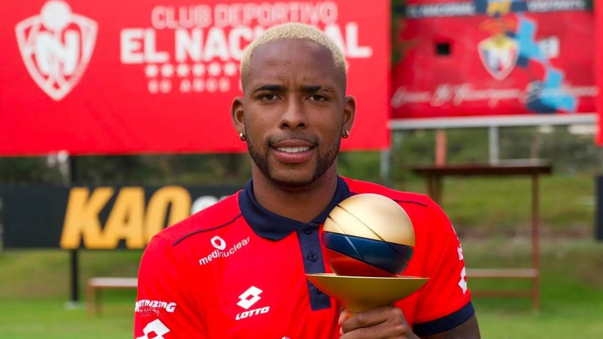 Anthony Bedoya, Redes