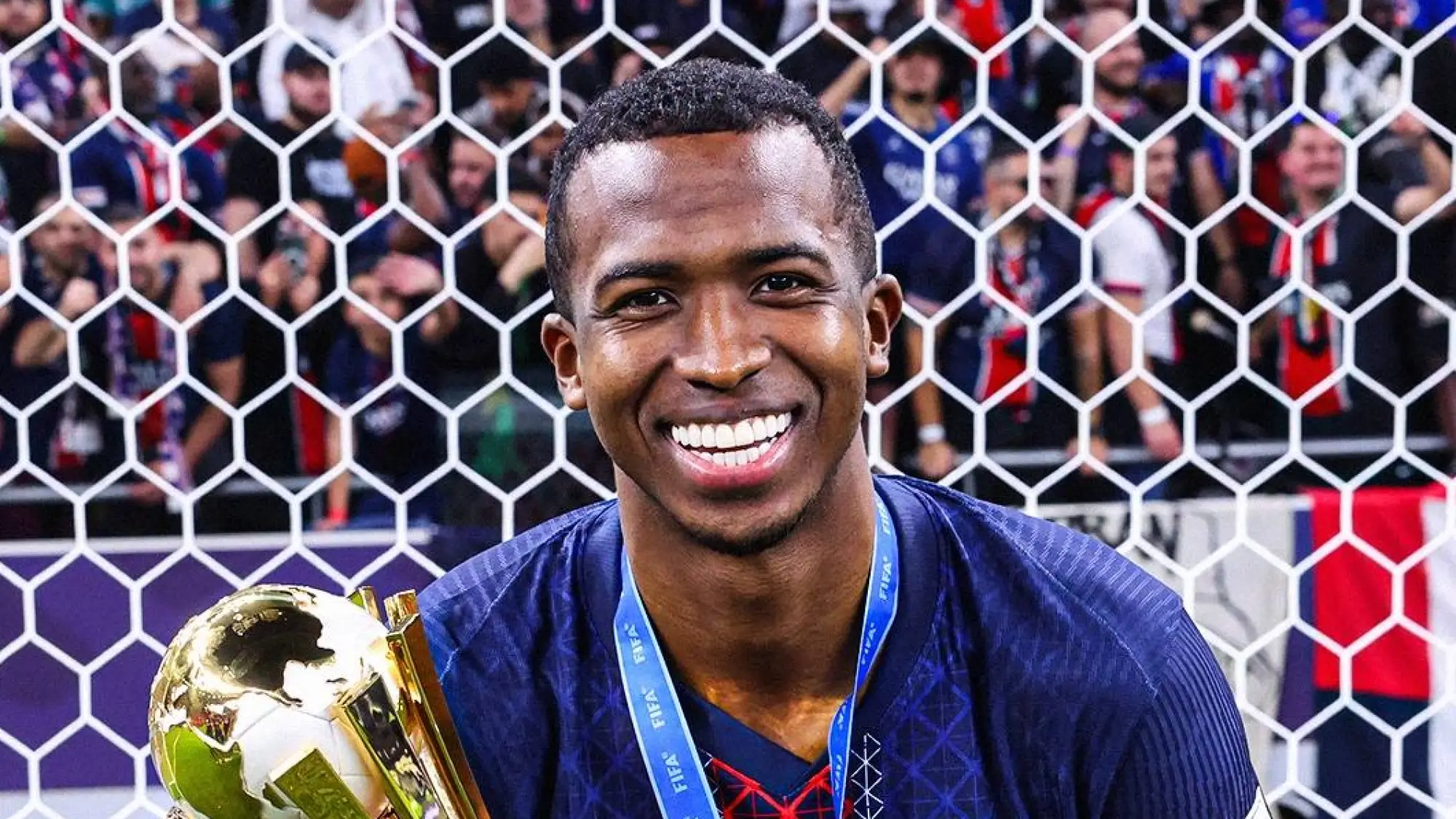 William Pacho, Redes