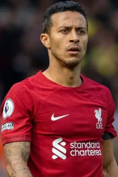 Thiago Alcántara se retira del fútbol a los 33 años tras una carrera brillante