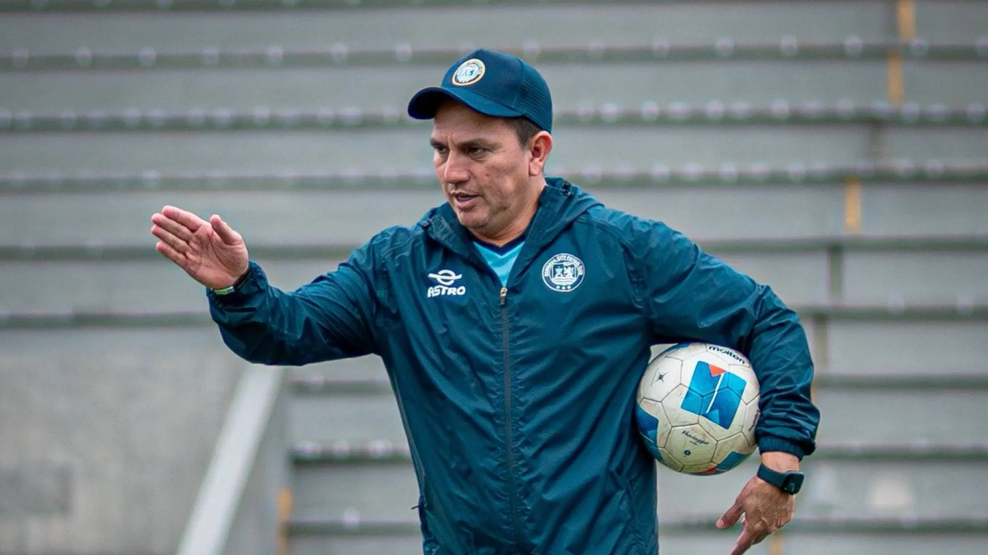 Pool Gavilánez , Redes