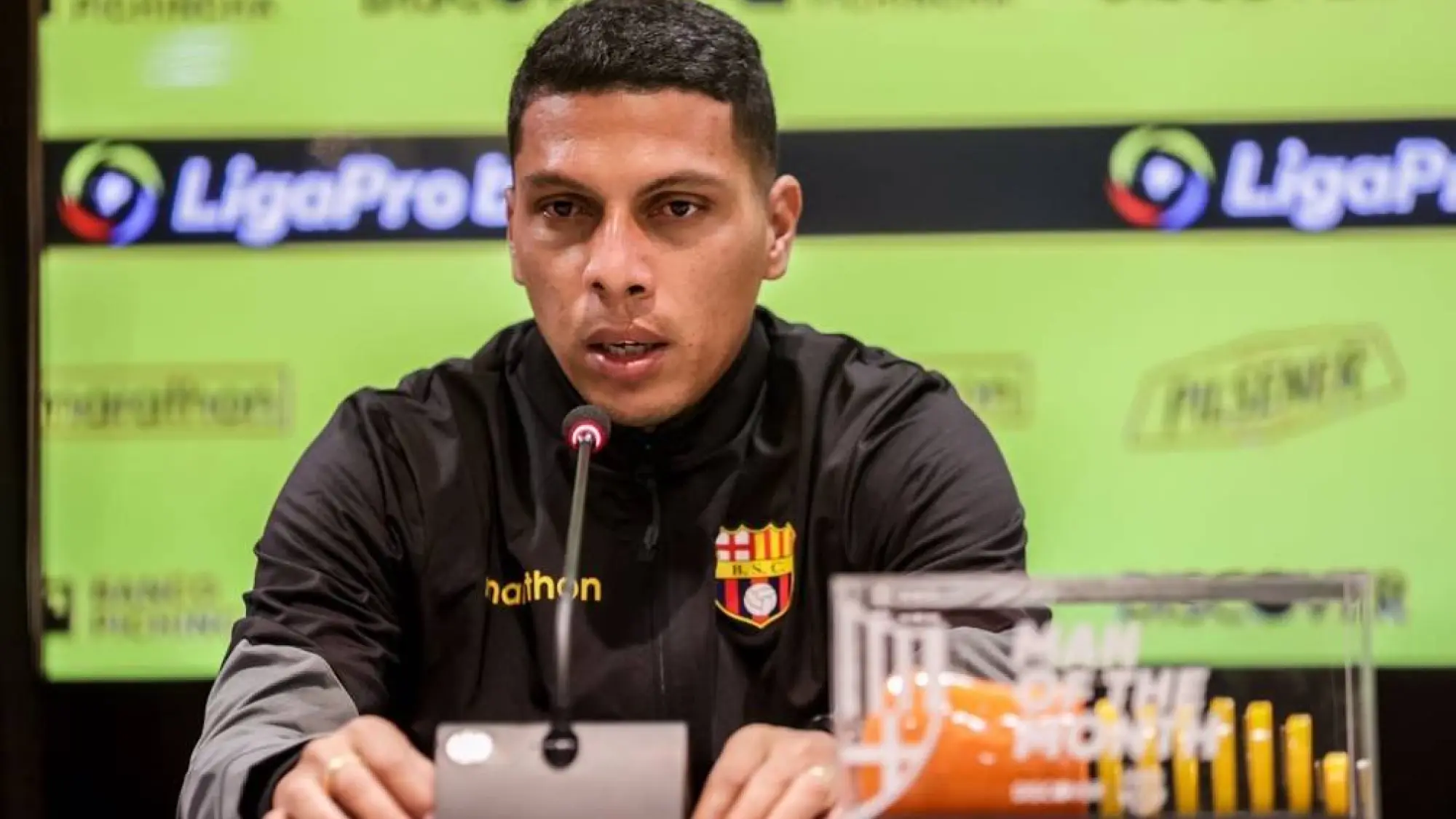 Luis Fernando León, Redes