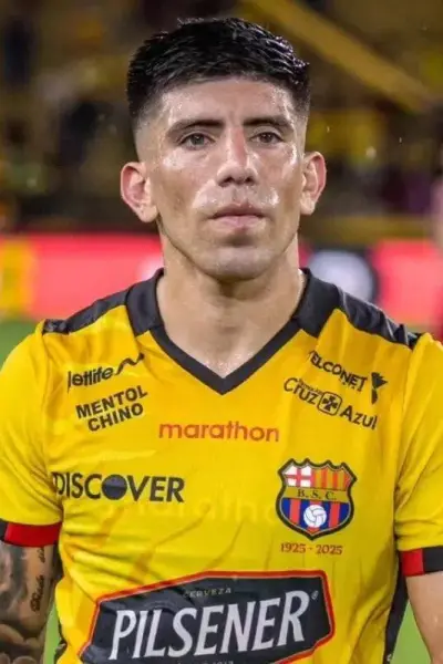 Brian Oyola habría rescindido su contrato con Barcelona