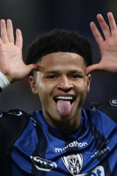 Chelsea y otros 3 clubes ingleses monitorean a Patrik Mercado