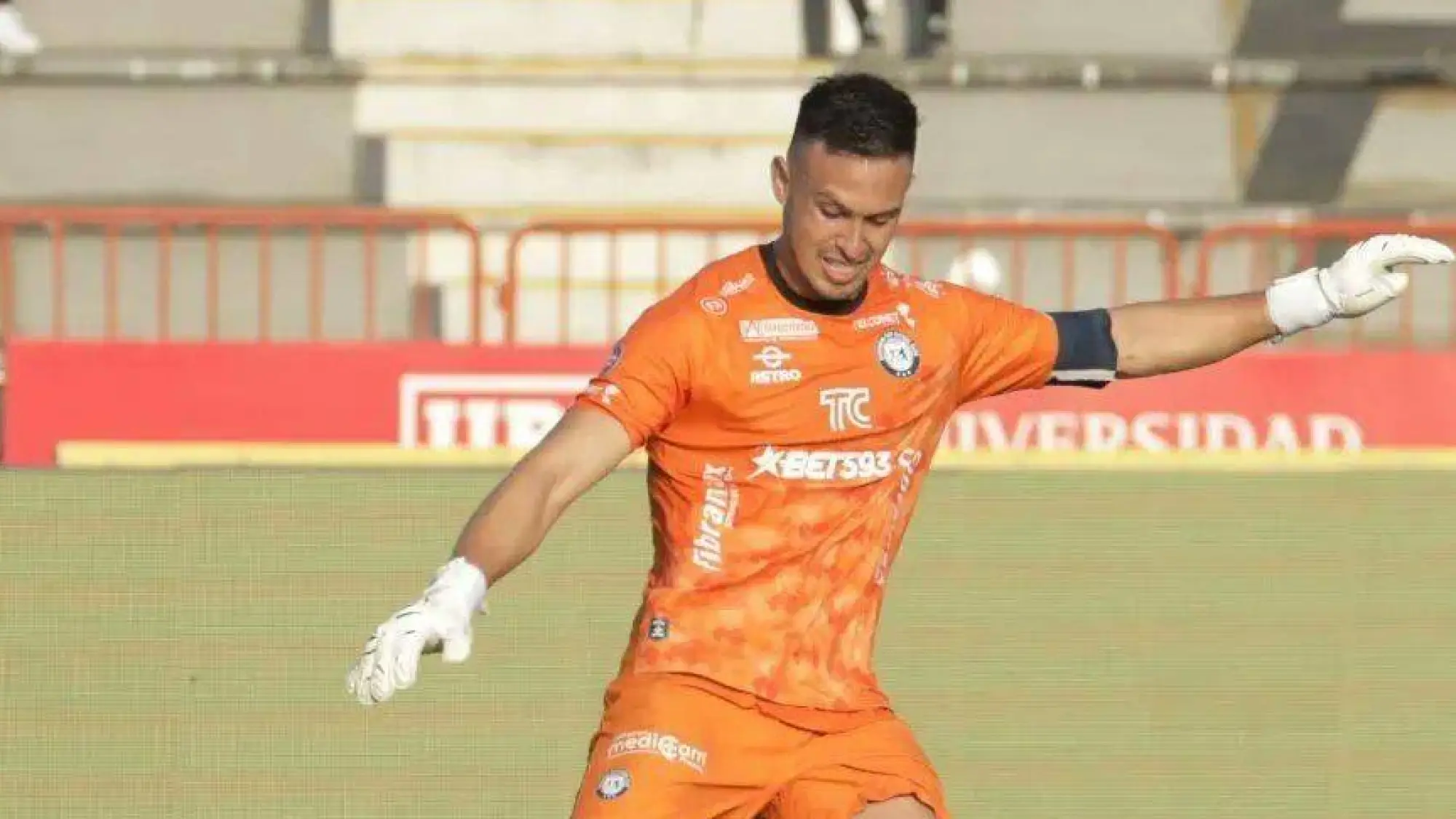 Gonzalo Valle, Redes