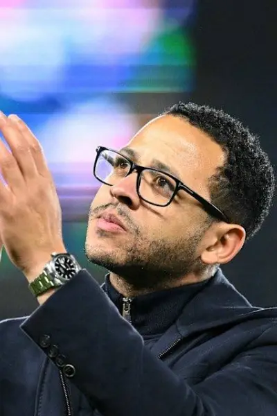 Chelsea hace oficial a Liam Rosenior como su nuevo DT