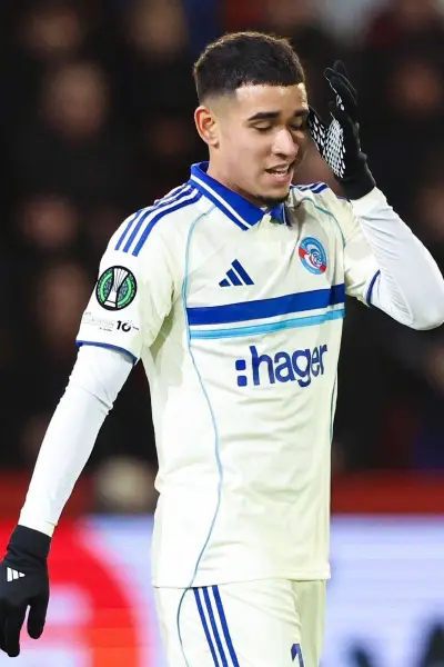 Chelsea analiza un nuevo destino para Kendry Páez por falta de minutos en el Estrasburgo