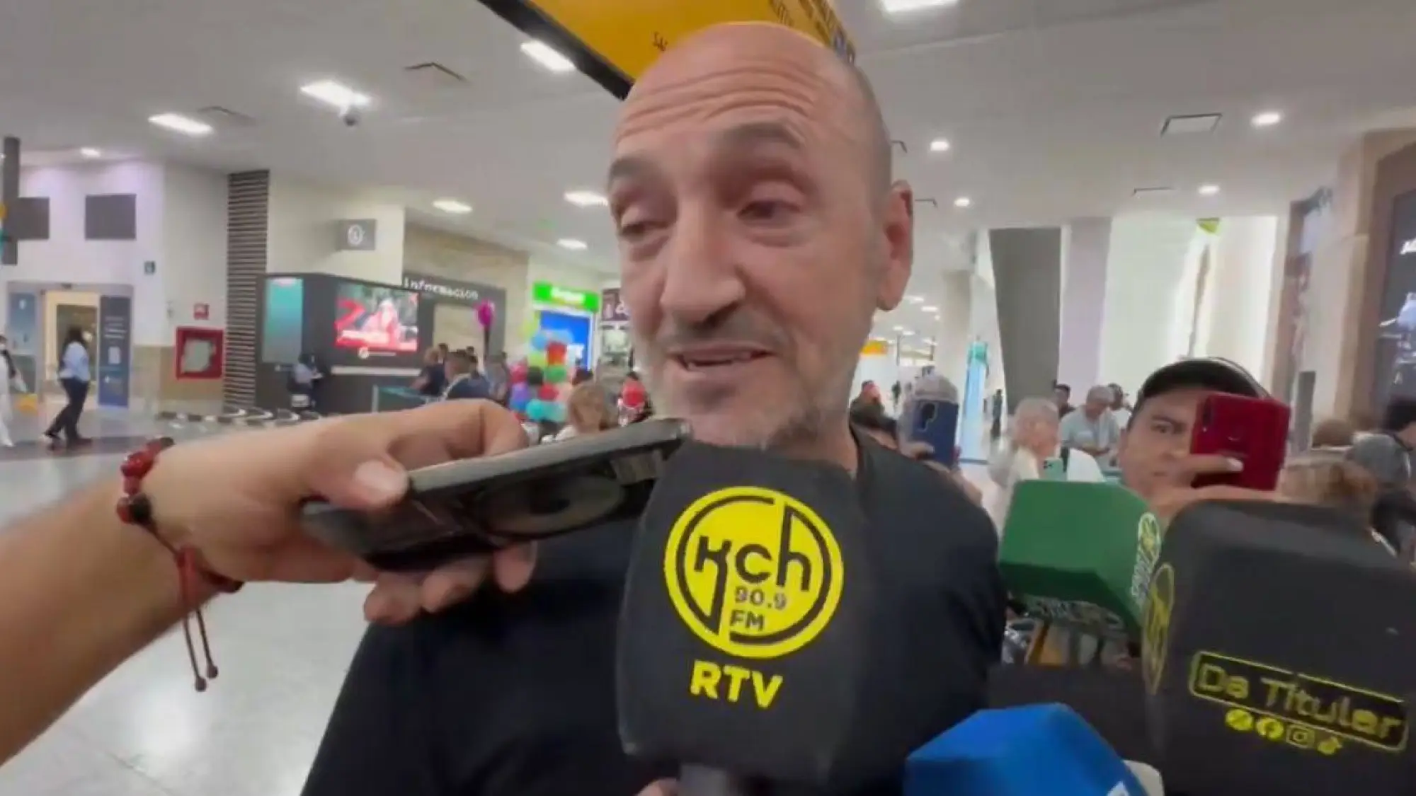 Guillermo Duró llegó a Guayaquil., Redes