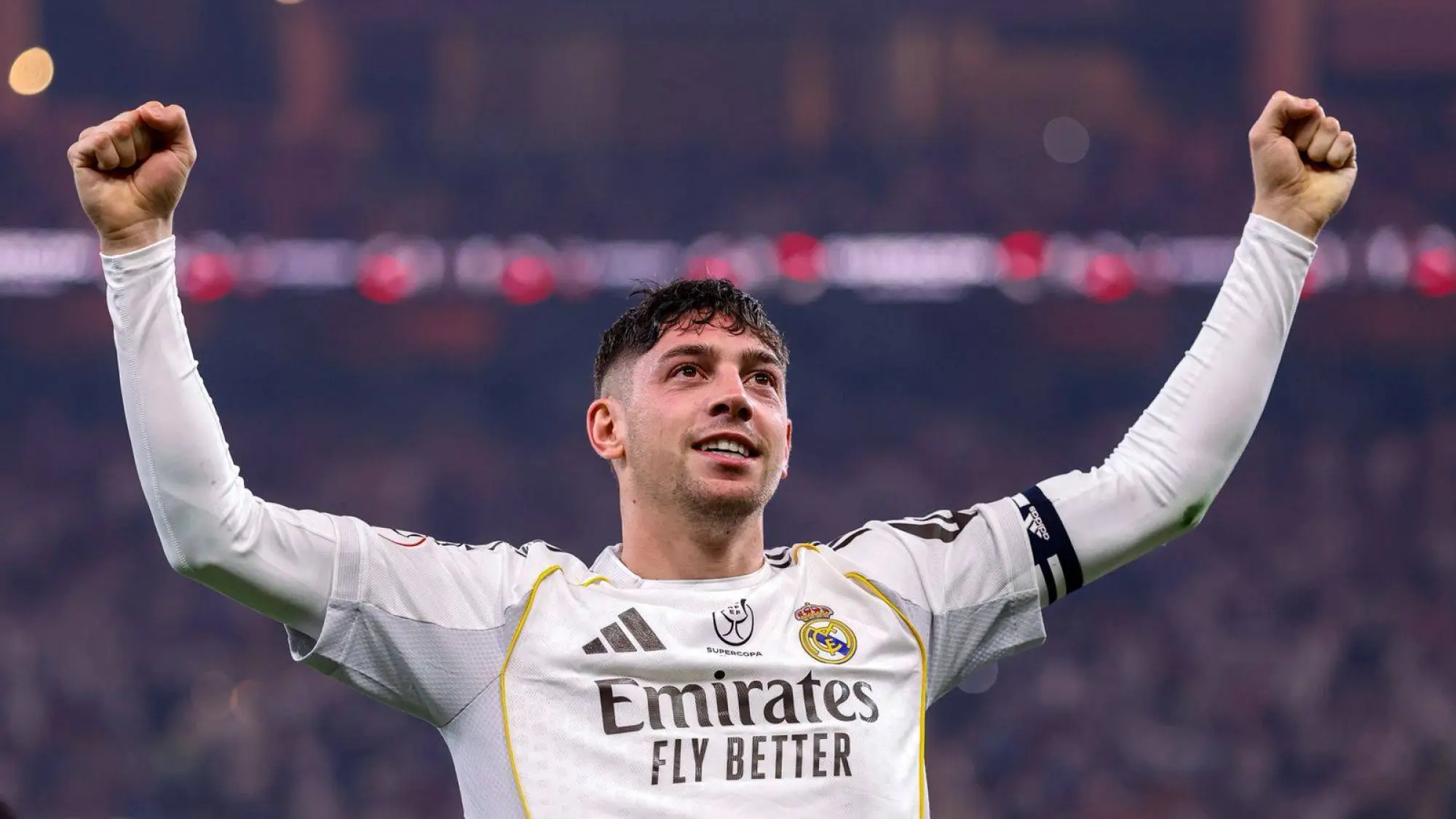 Federico Valverde hizo un golazo de tiro libre., @RealMadrid