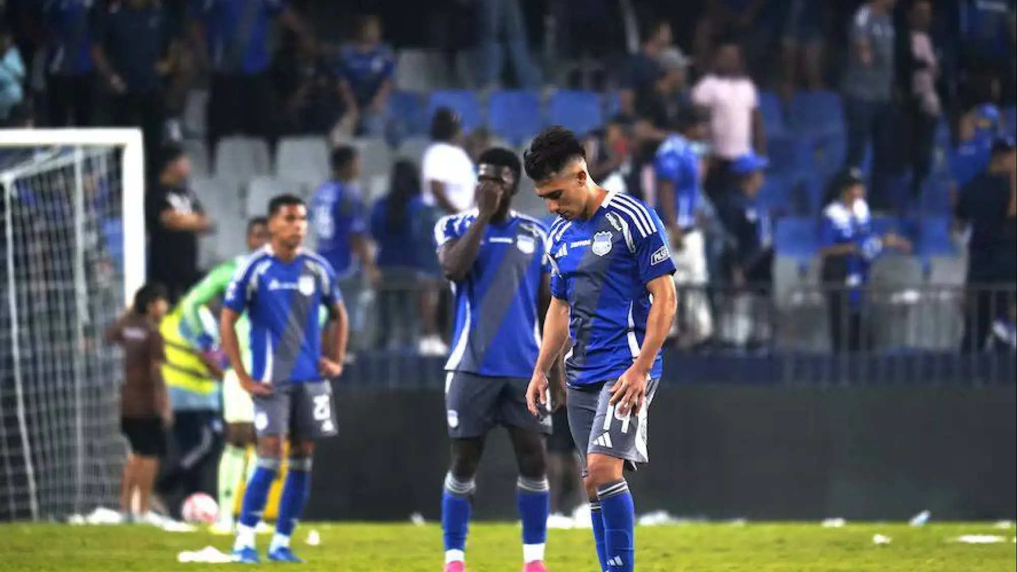 Emelec debe pagar hoy ., API