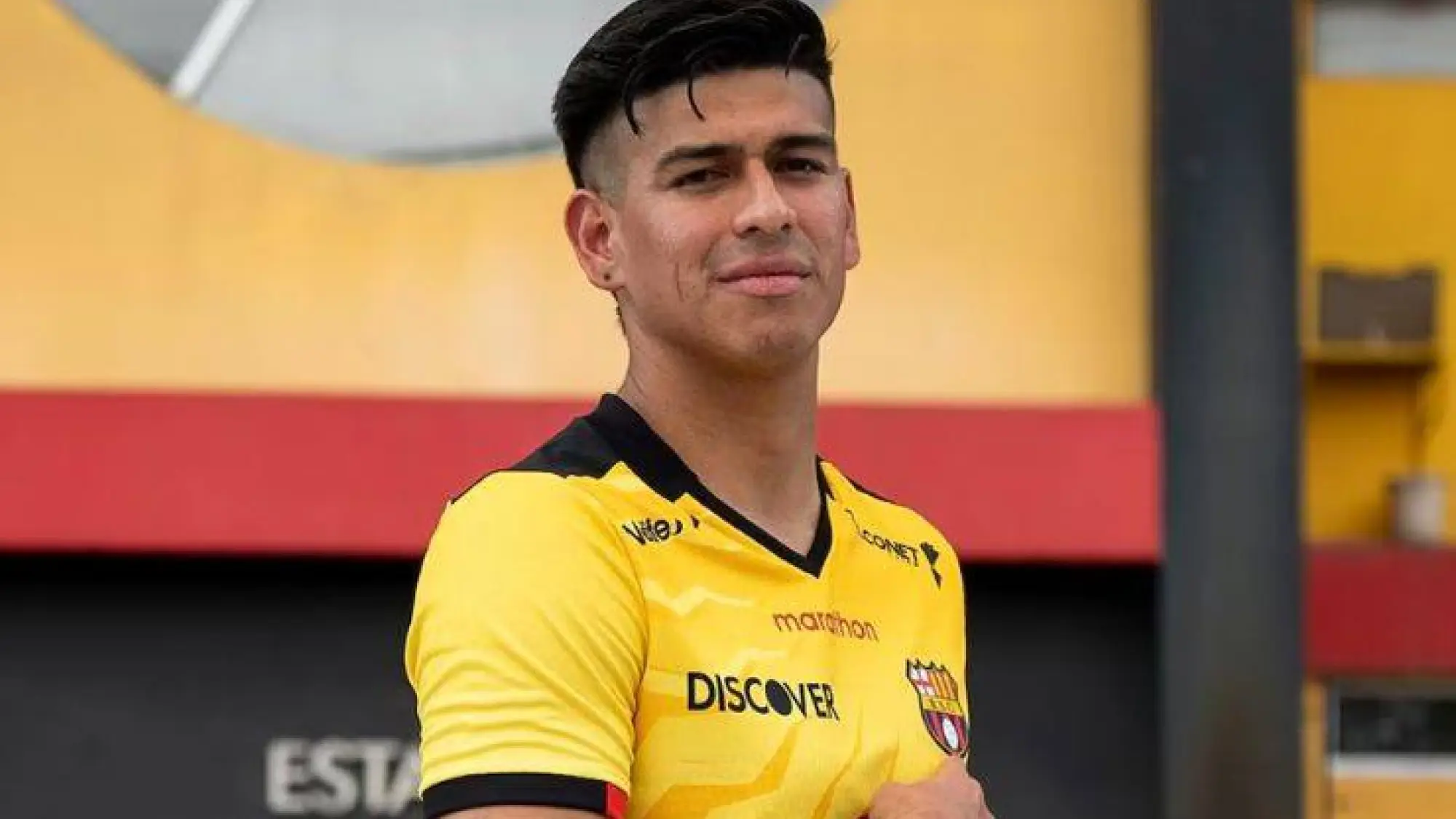 Xavier Arreaga sale de Barcelona sc., @Barcelonasc