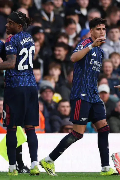 Arsenal goleó 4-0 al Leeds y se afianza en la cima de la Premier League