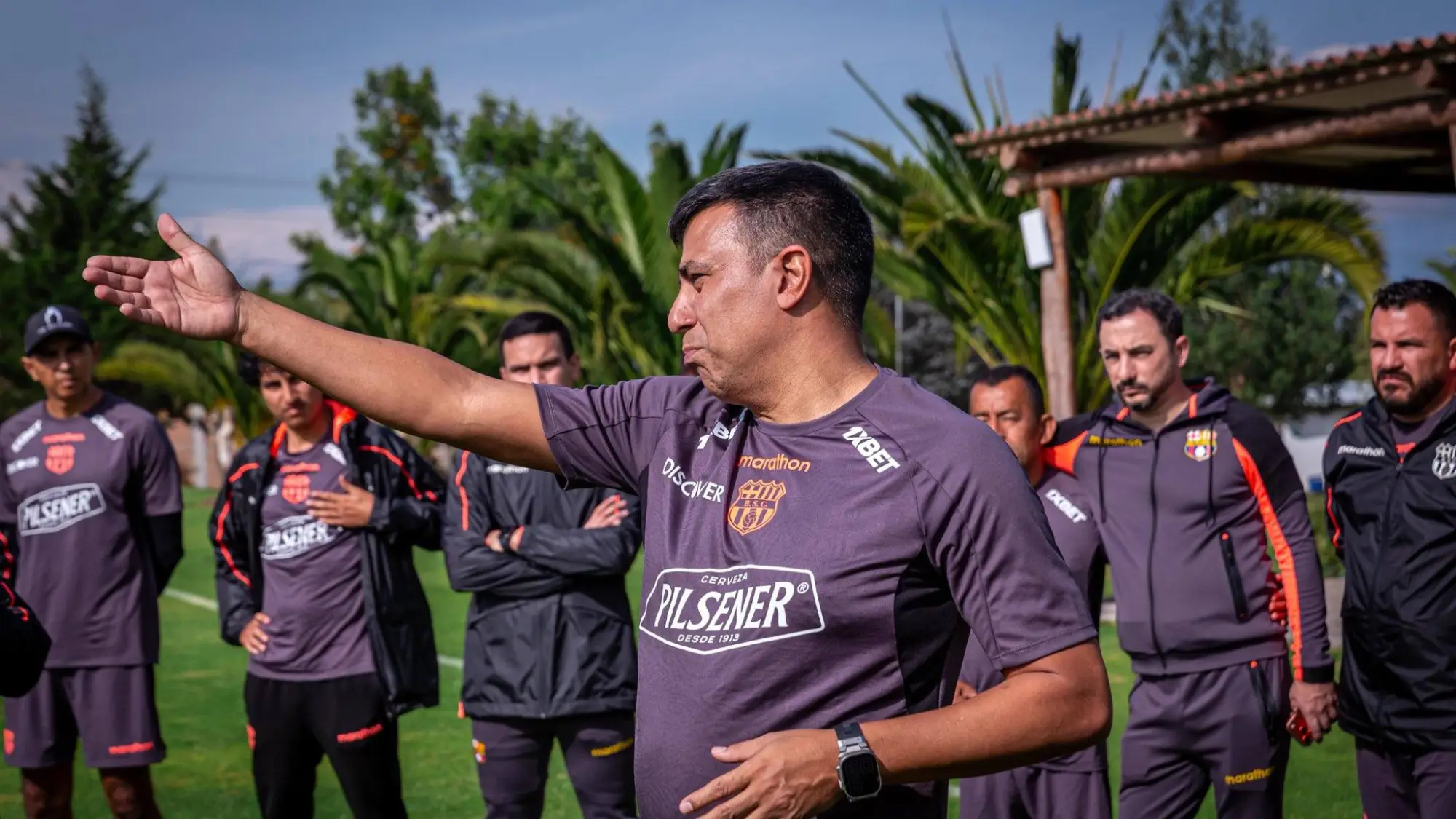 César Farías, Redes