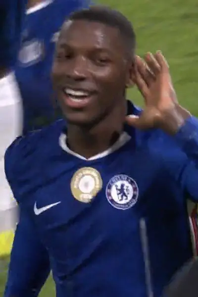 Gol de Moisés Caicedo en Champions League