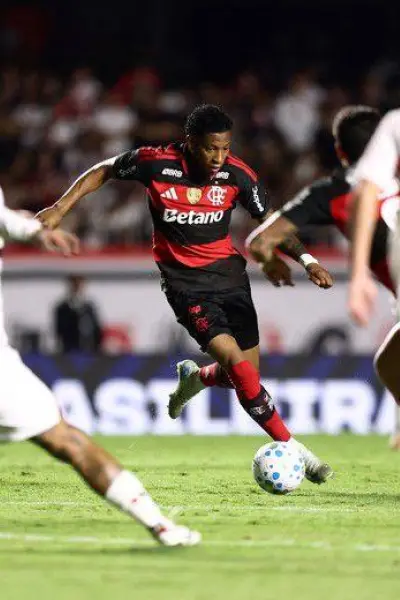 Gonzalo Plata marcó el primer gol de Flamengo en el Brasileirao 2026, en la derrota ante São Paulo