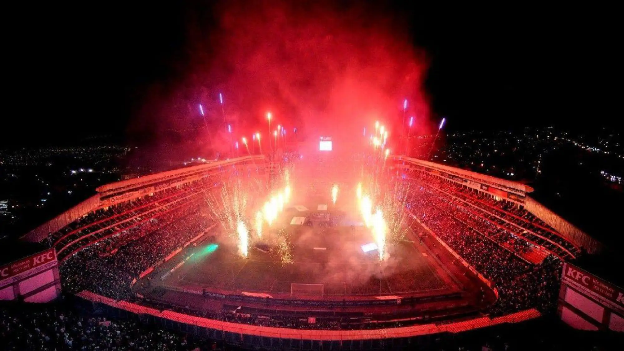 Estadio Rodrigo Paz en la Noche Blanca., Web