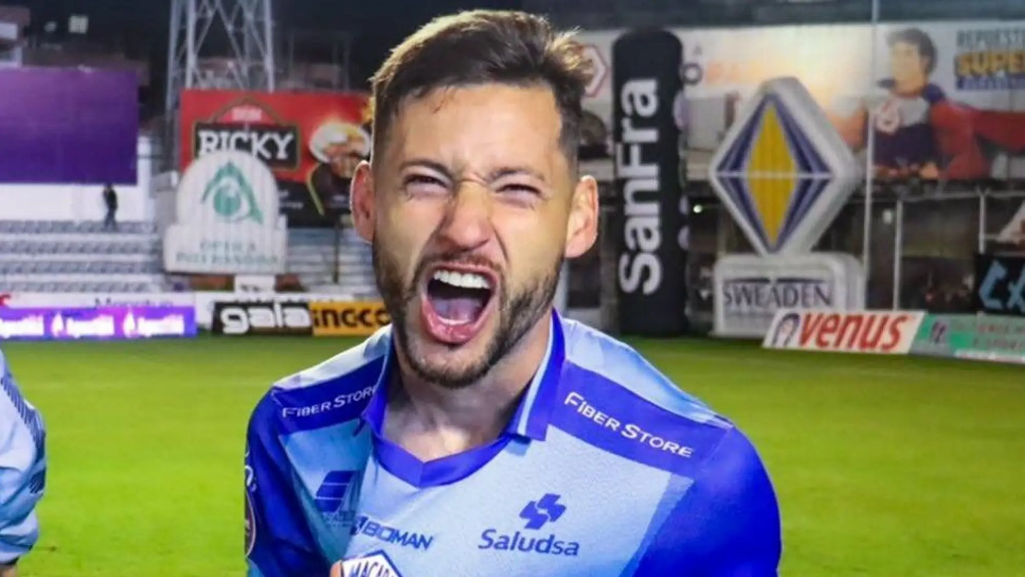 Pablo González , Redes