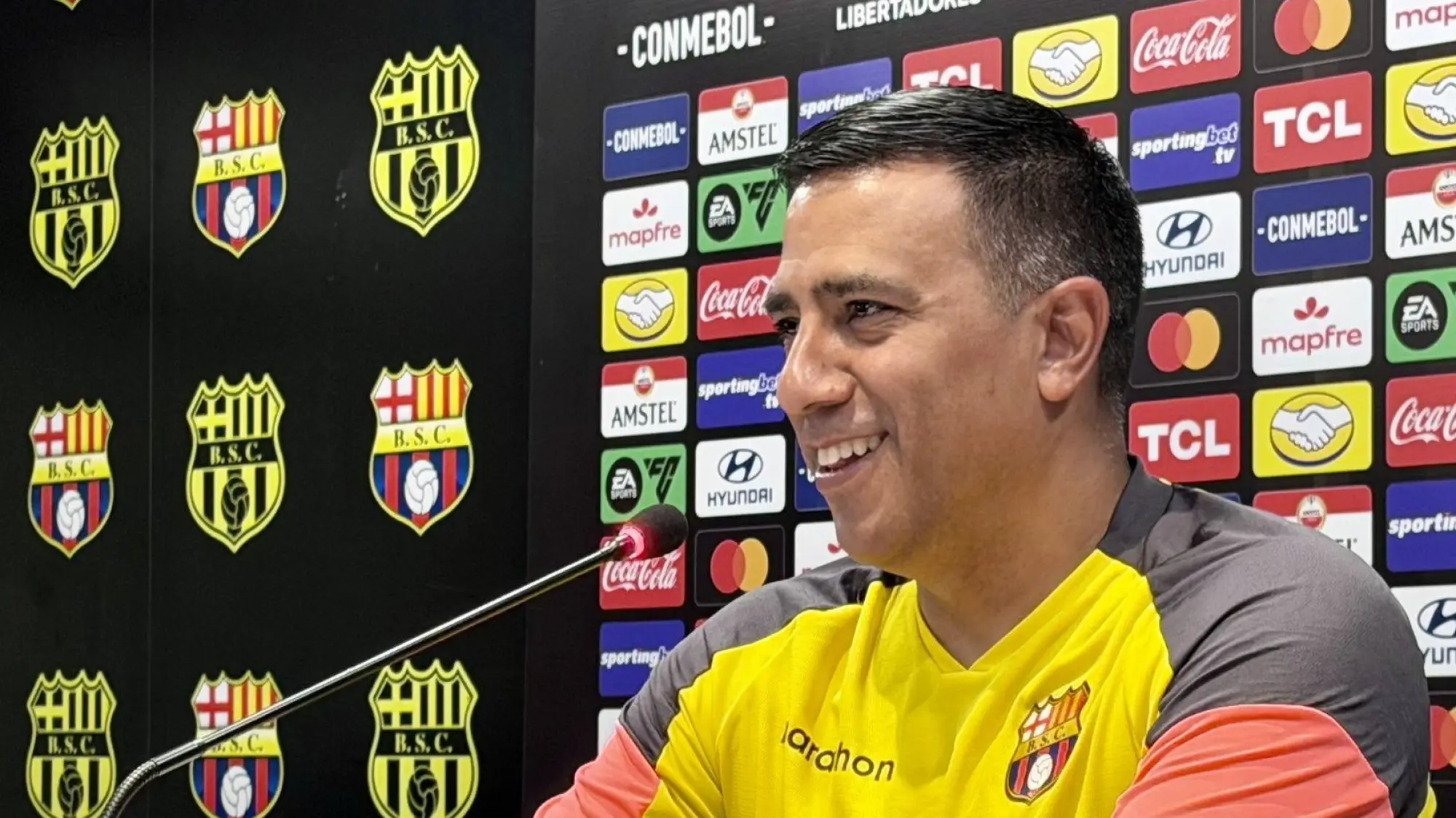 César Farías, Redes