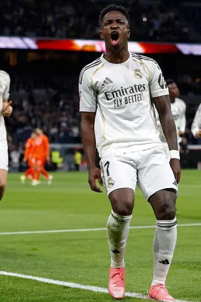 Real Madrid goleó 4-1 a Real Sociedad y es nuevo líder en LaLiga