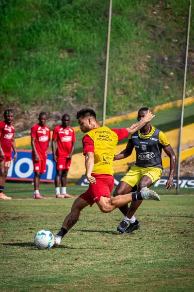 Barcelona cumple su último entrenamiento de cara a la noche amarilla en Quito