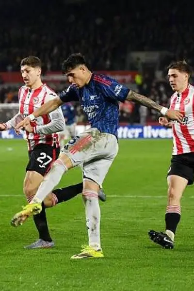 Hincapié brilla con su primera asistencia, pero Arsenal empata en casa del Brentford