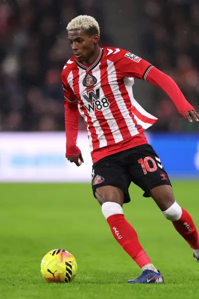 Nilson Angulo fue titular en la derrota del Sunderland ante Liverpool