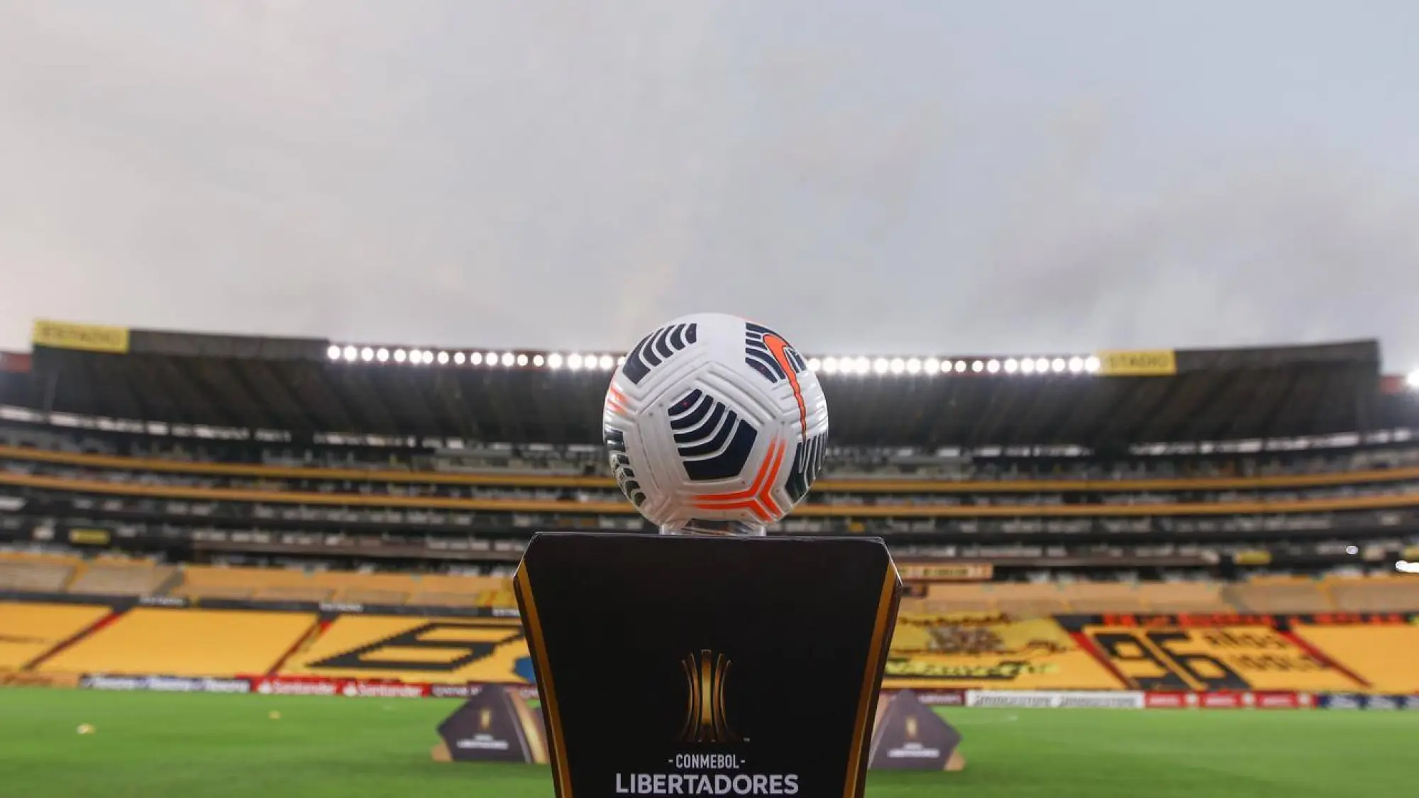 Noche de Copa Libertadores en Sudamérica., AFP