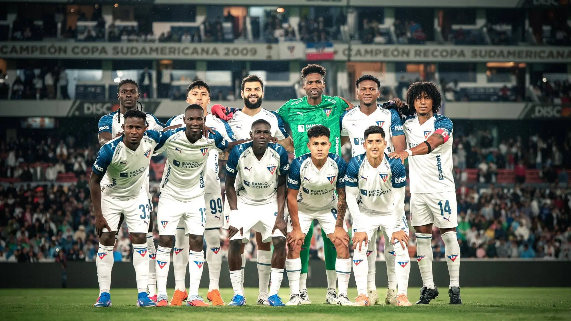 Liga de Quito en la noche blanca., @LDUOficial