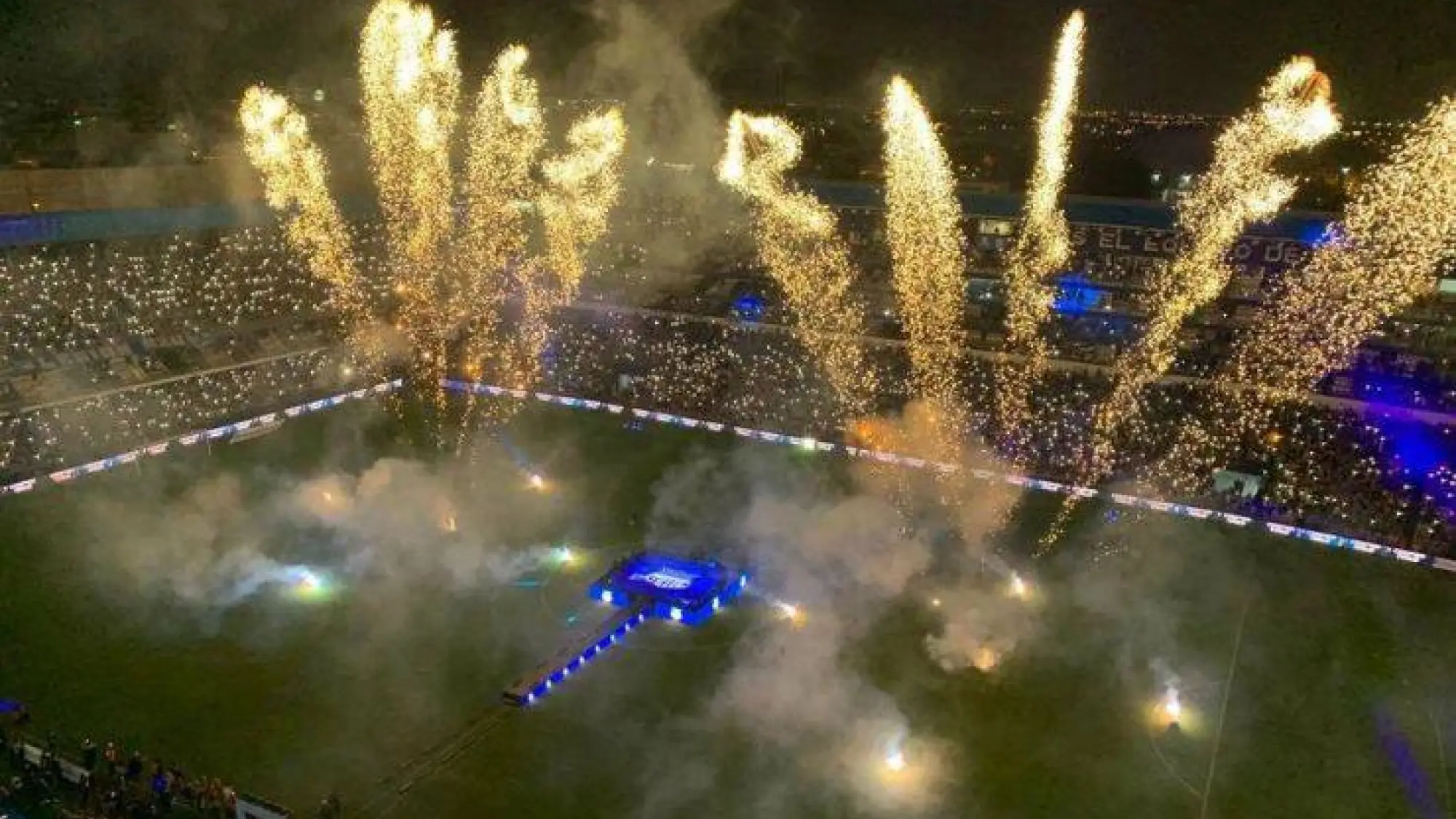 Explosión Azul en duda de realizarse., Web