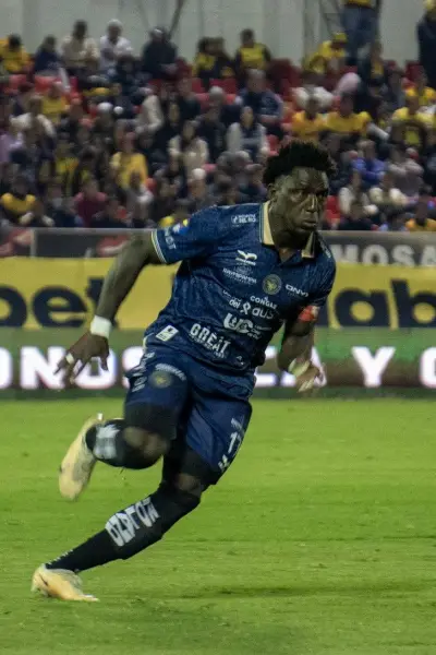 César Farías buscó a Roberto ‘La Tuka’ Ordóñez, pero el futuro del delantero está en Quito.