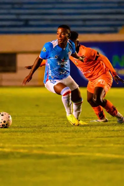 Libertad venció 1-0 a Manta con gol sobre el final