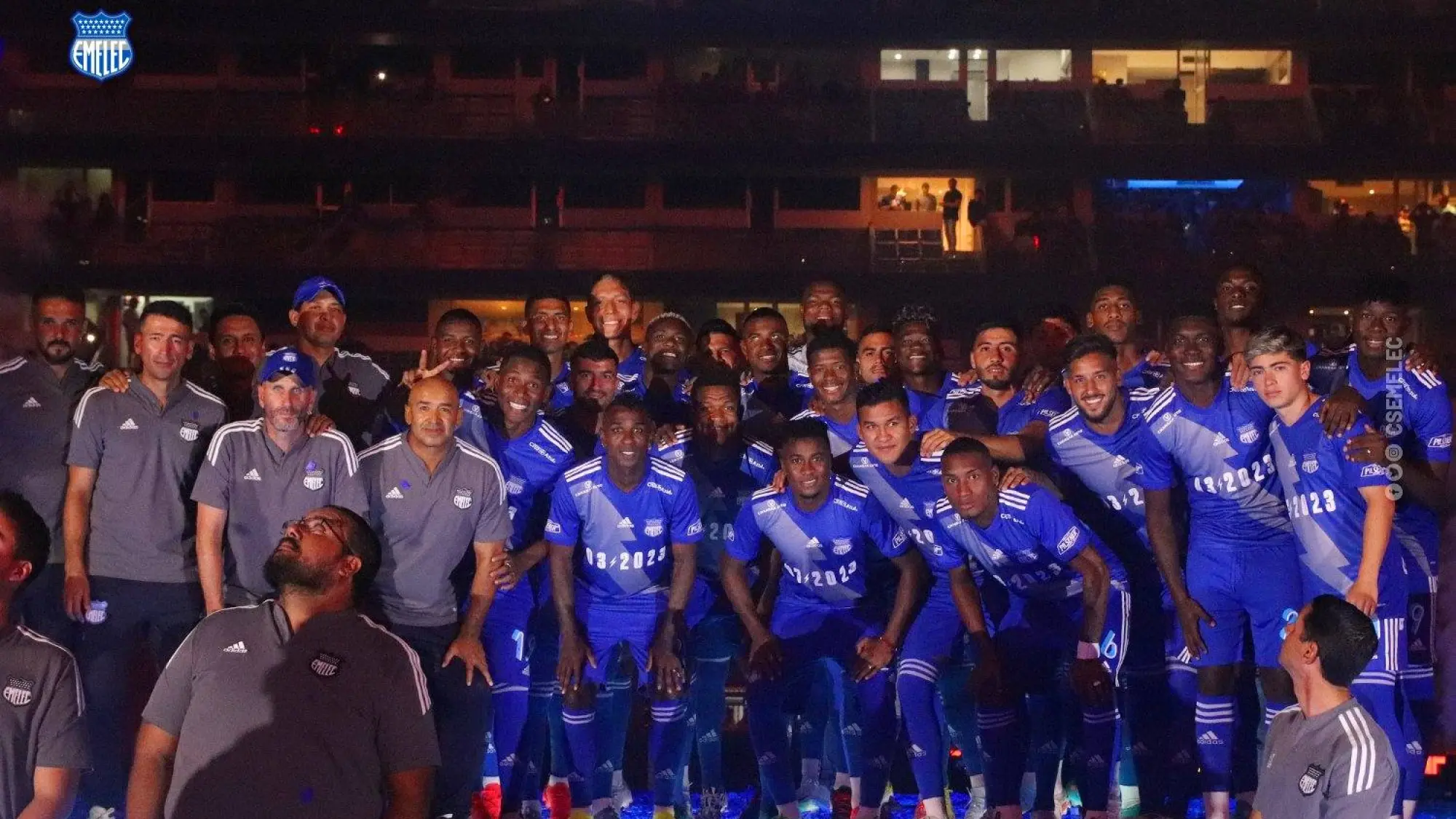 Explosión azul , Redes