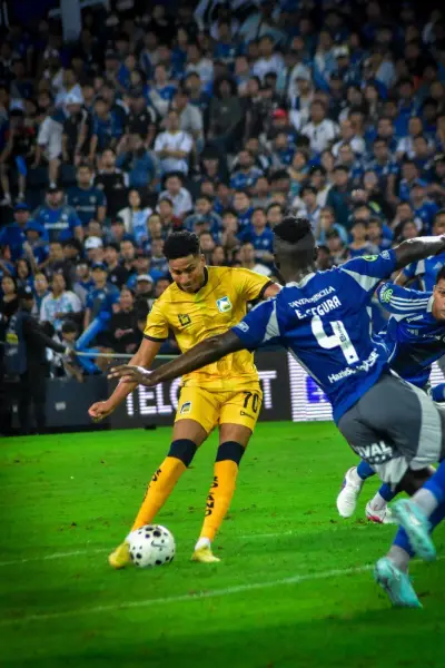 Emelec dejó escapar la victoria y empató 1-1 con Delfín en el Capwell