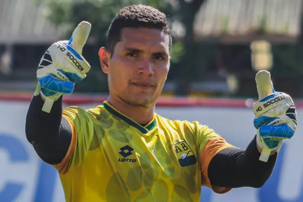 Aldair Quintana es el nuevo arquero de IDV para reemplazar a Villar