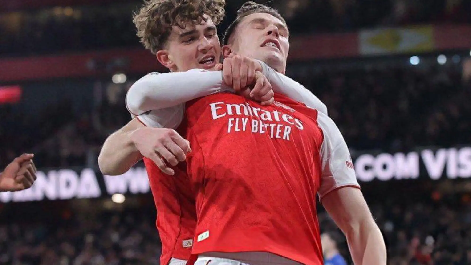 Agónico triunfo del Arsenal le permite distanciarse del Manchester City., @Arsenal