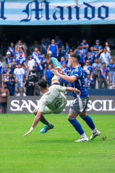 Emelec remontó ante Orense y logró su primer triunfo del año en el Capwell