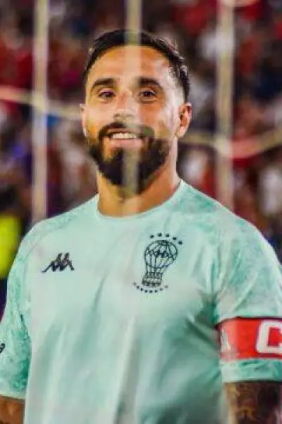 (VIDEO) Hernán Galíndez brilla y ataja un penal pese a la derrota de Huracán ante River Plate