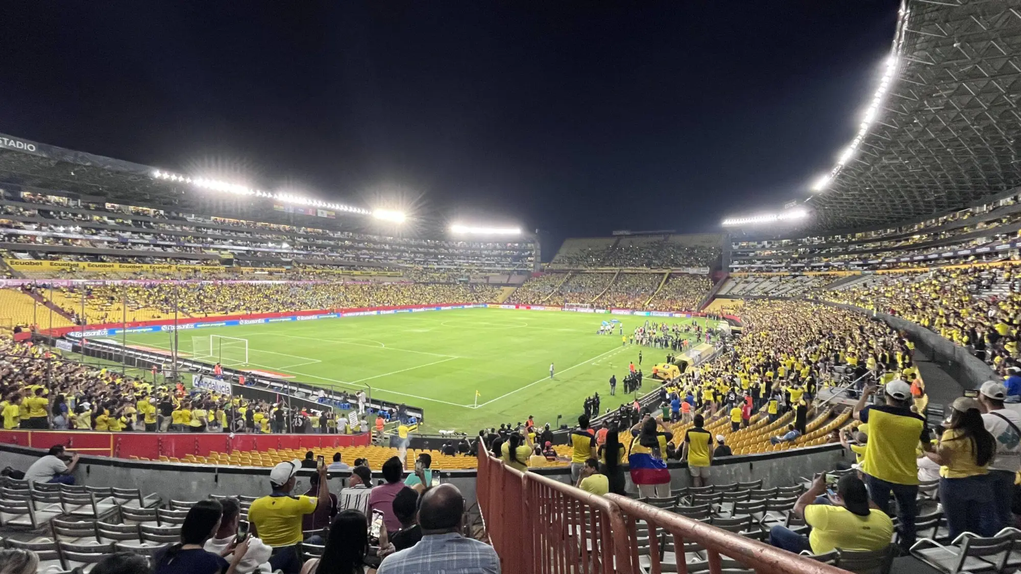 Estadio Monumental, Redes
