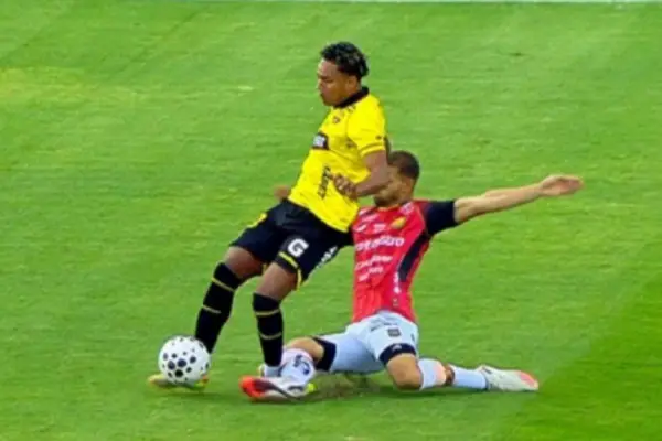 Maccari afectado: el jugador pidió contactarse con Johan García tras la grave lesión a García