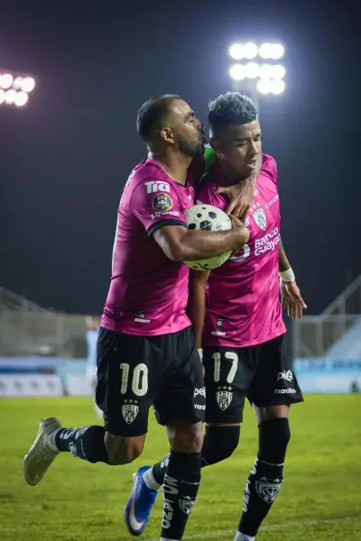 Independiente del Valle venció 0-2 a Manta y es líder absoluto de la LigaPro