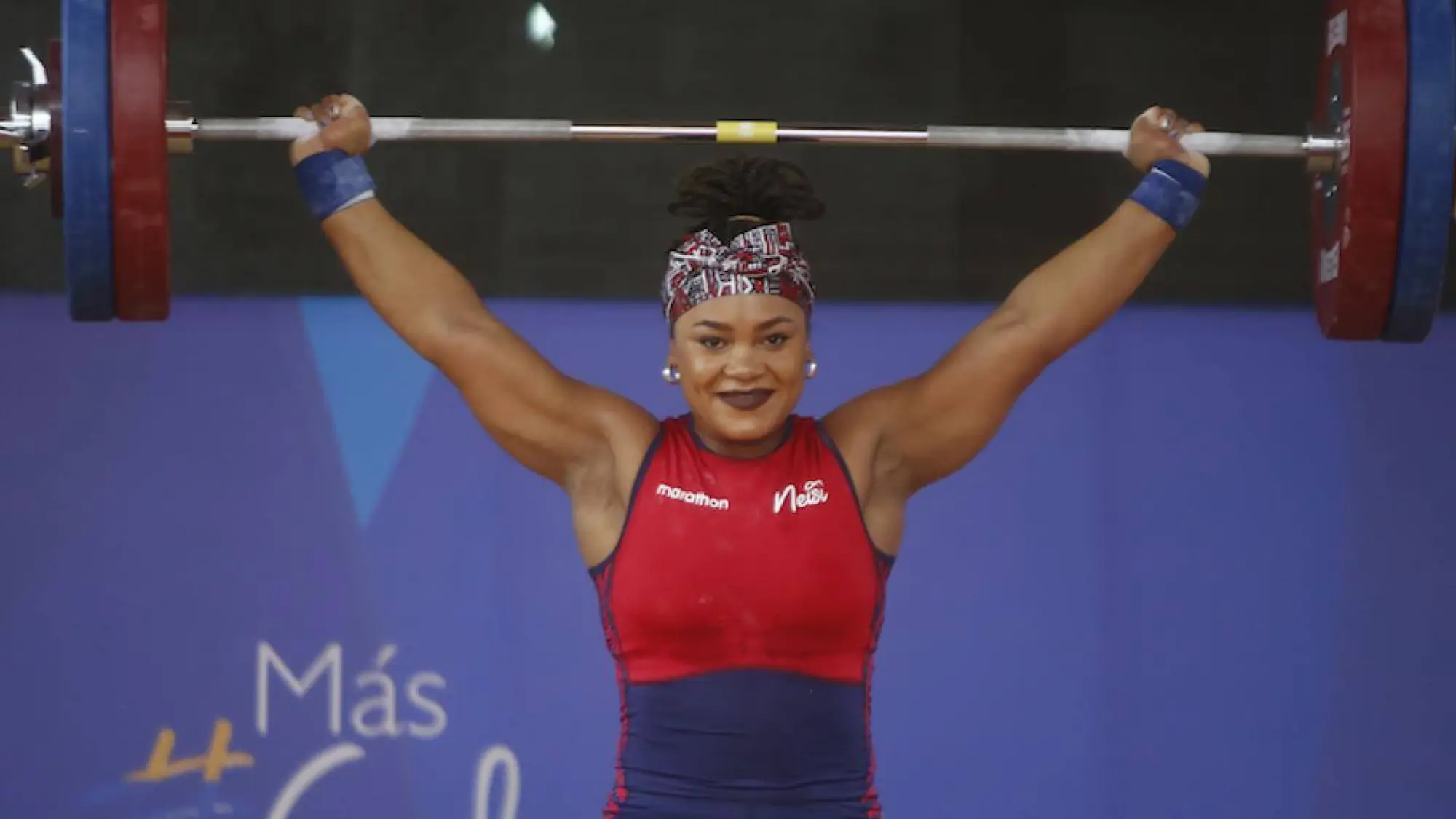 Neisi Dajomes, Redes