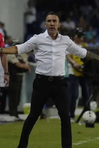 “Vamos un día a la vez”: Vicente Sánchez pidió calma en el arranque del año para Emelec